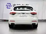 Photo 4 - Maserati Levante