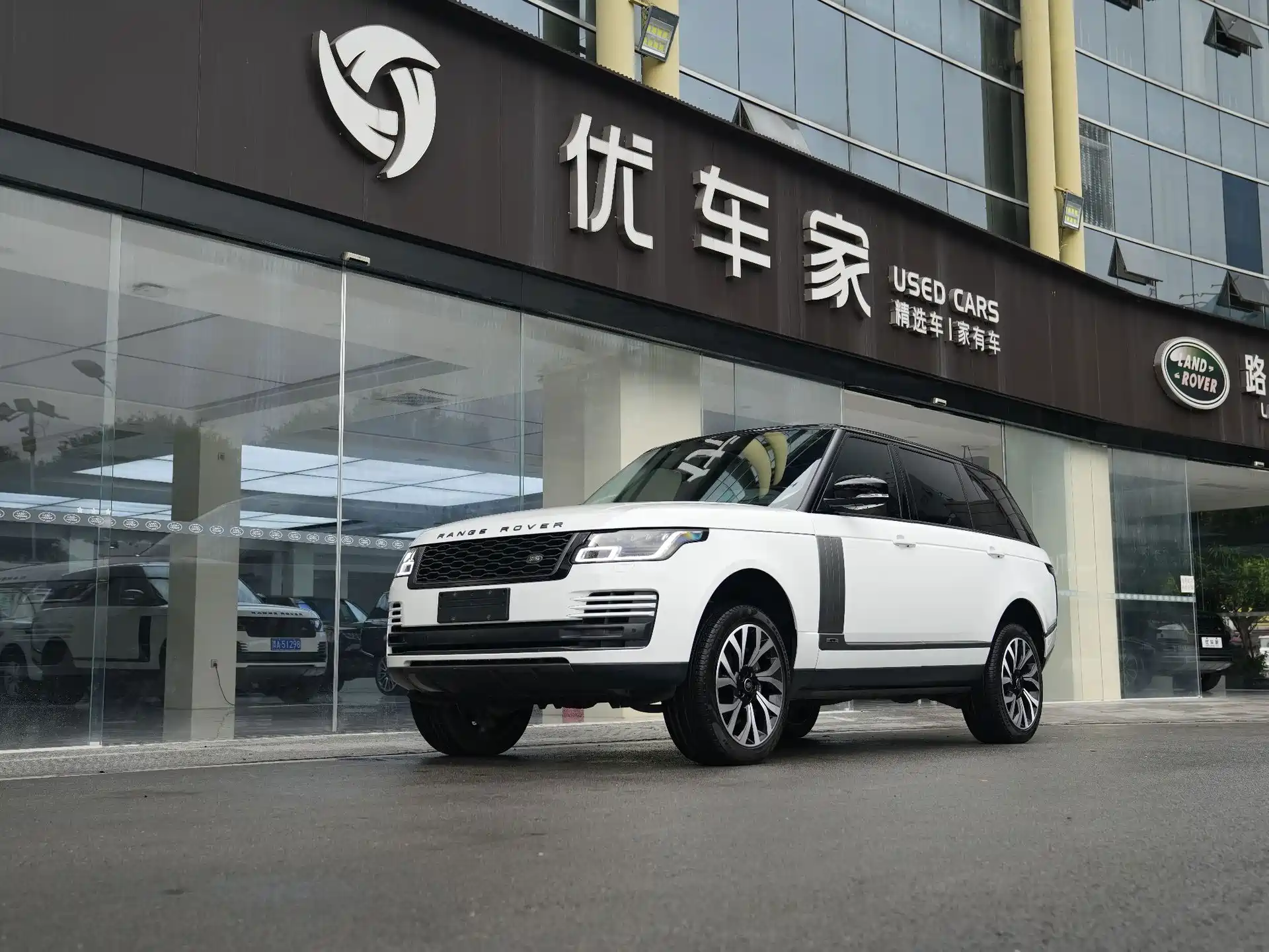 Фото 1 - Land Rover Range Rover