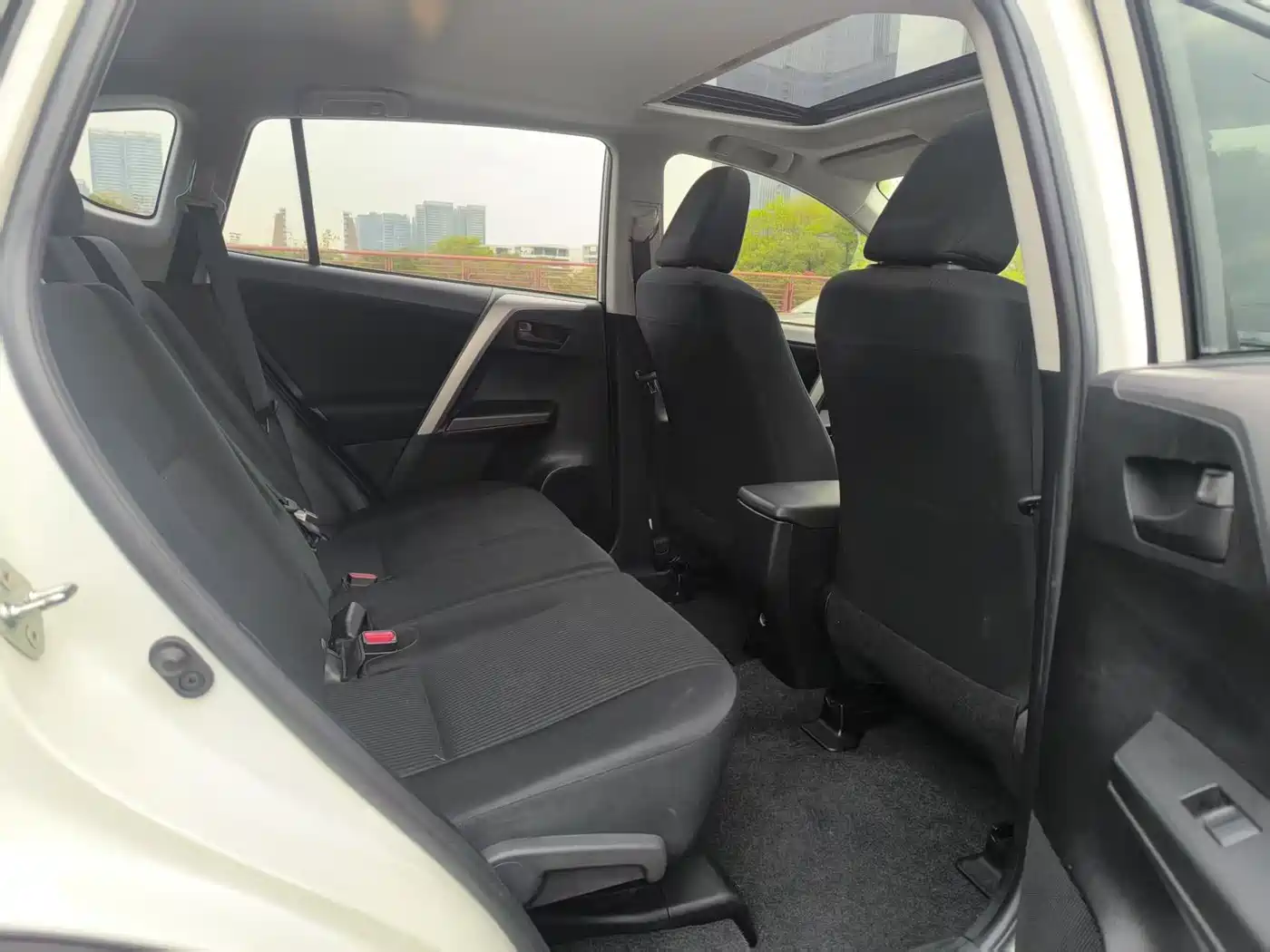 Toyota RAV4 Rongfang 2016 2.0L CVT 2WD Trend (China V) фото 12