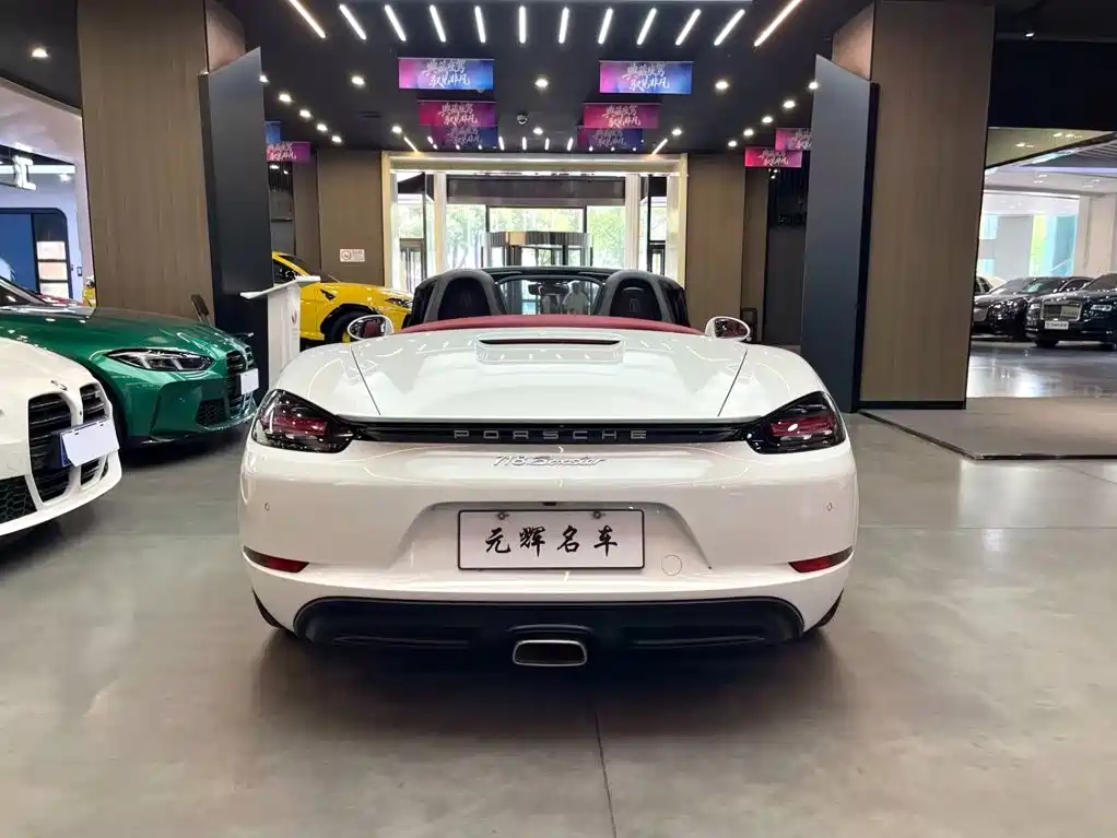 Photo 18 - Porsche 718