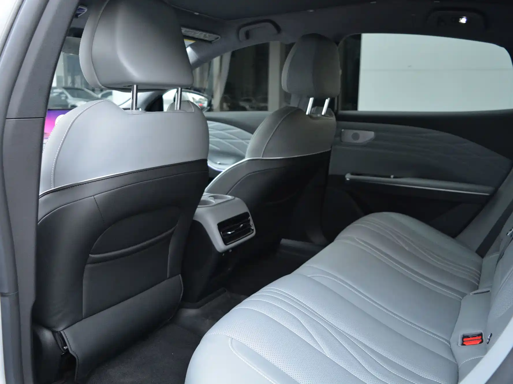 Фото 9 - Geely Galaxy Galaxy E8