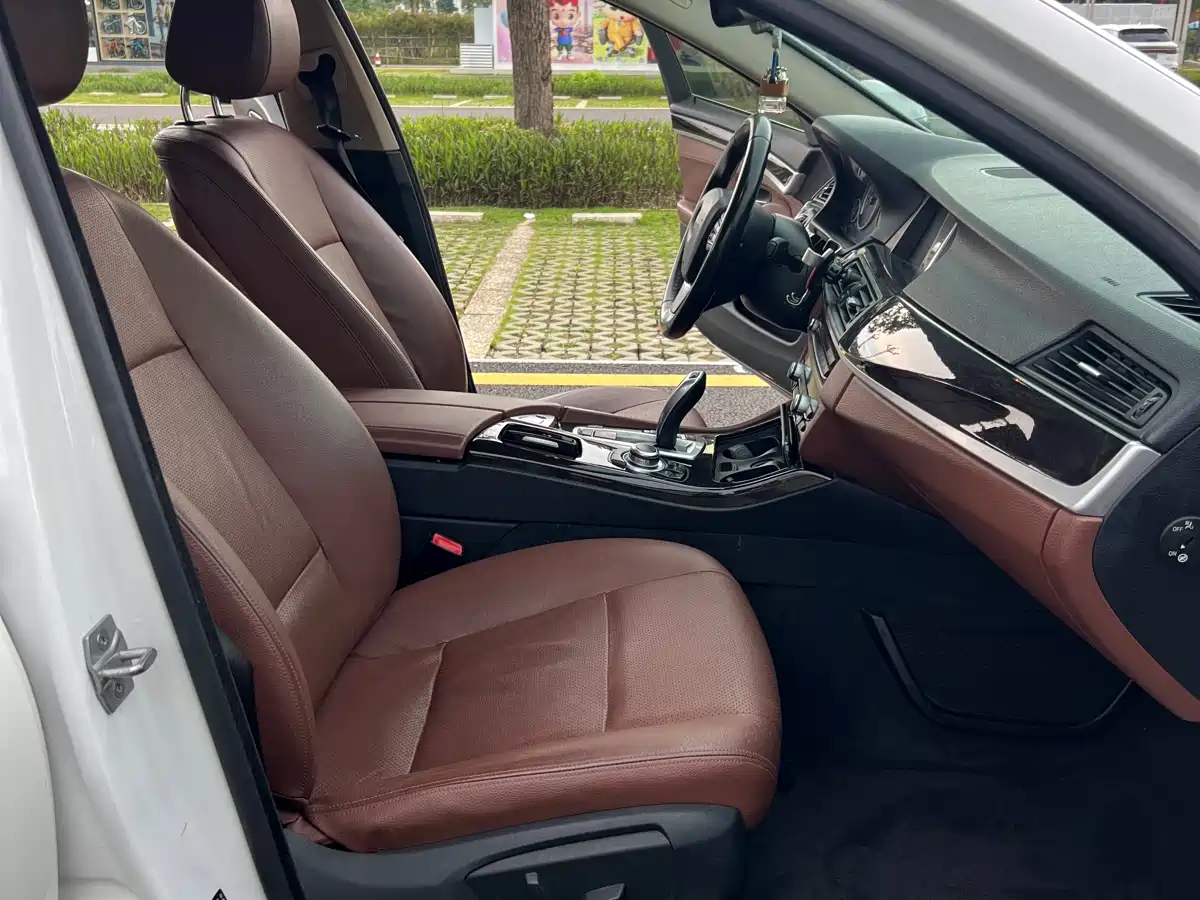 BMW 5 Series 2017 525Li Leading Edition фото 7