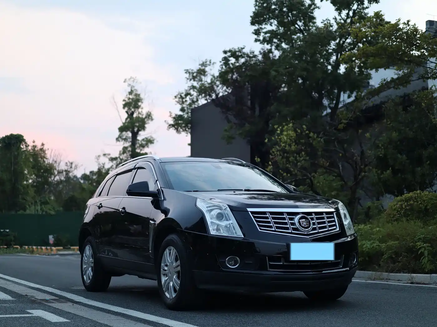Photo 3 - Cadillac SRX
