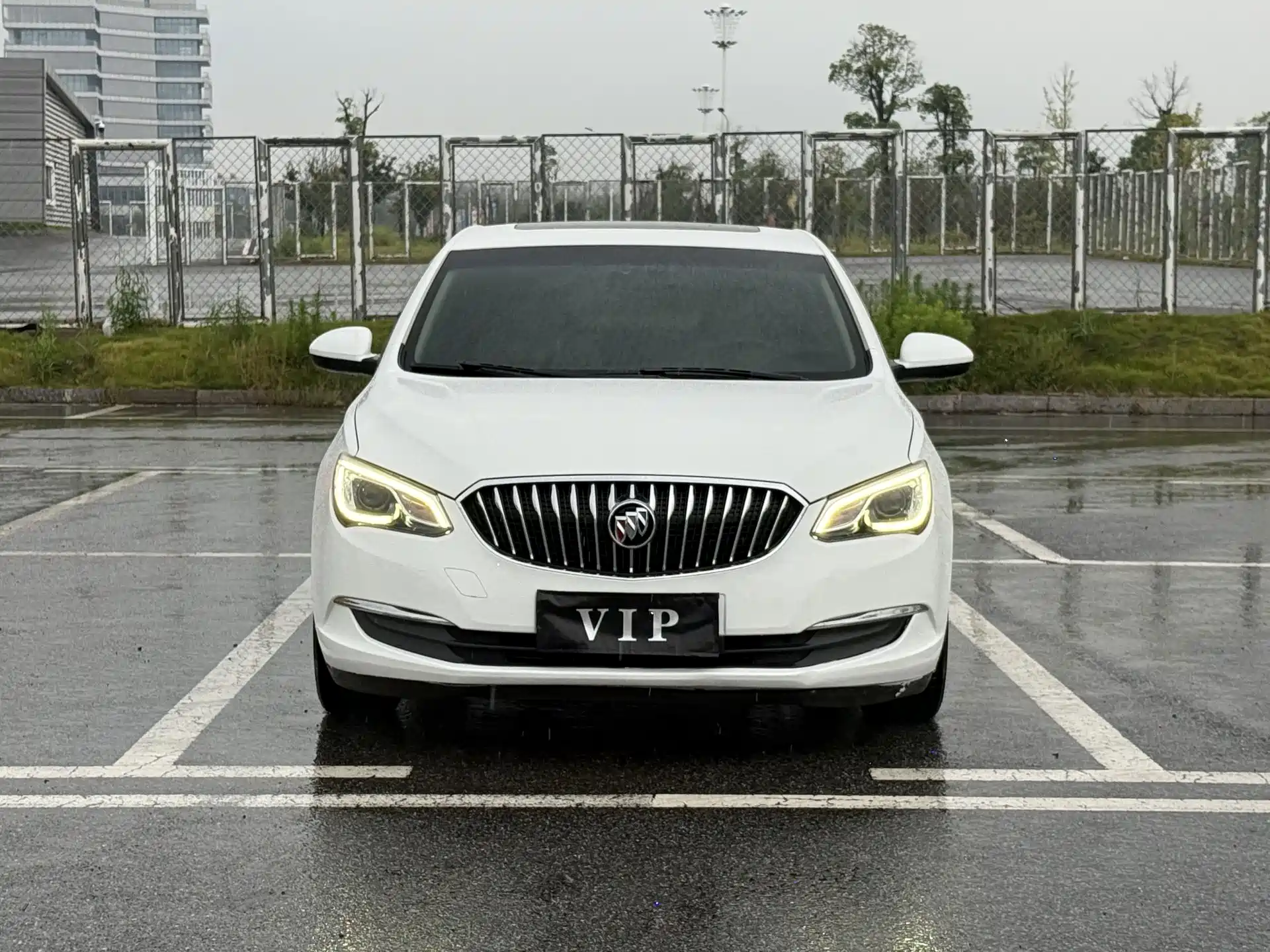 Фото 2 - Buick Excelle