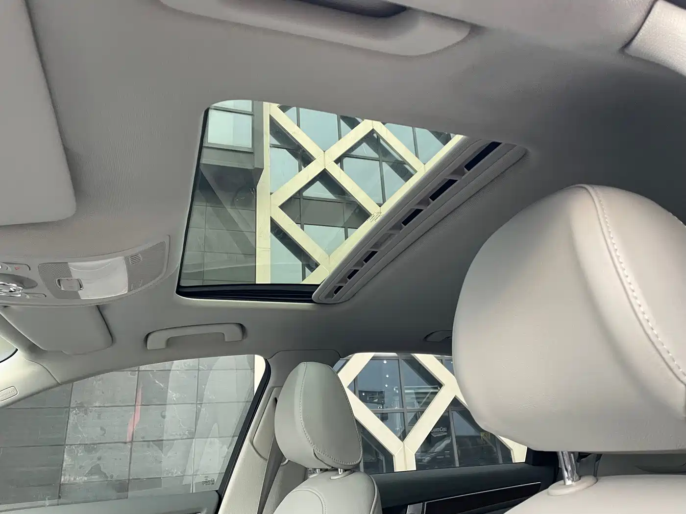 Audi A4L 2013 35 TFSI Automatic Comfort фото 9