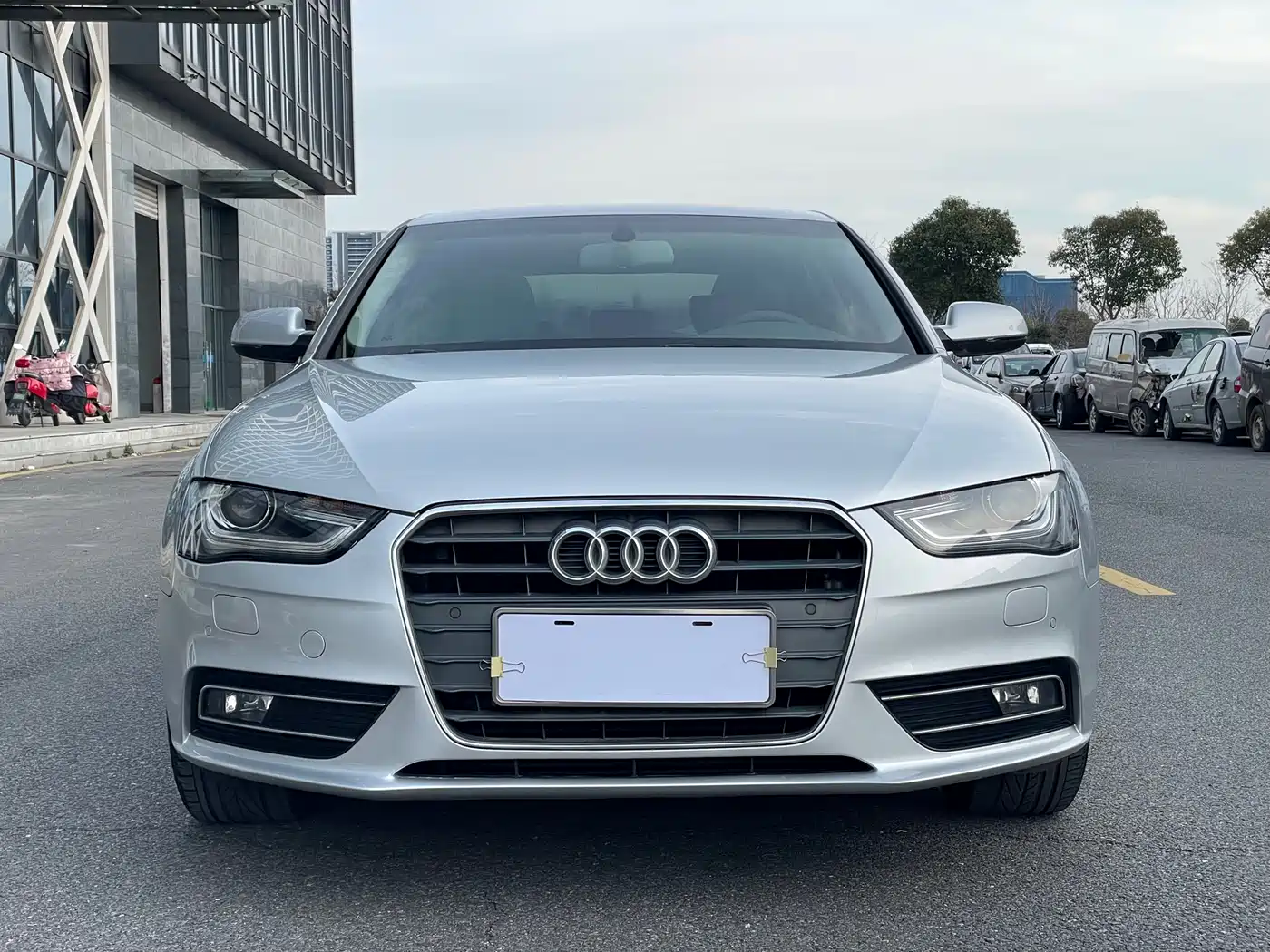Audi A4L 2013 35 TFSI Automatic Comfort фото 2