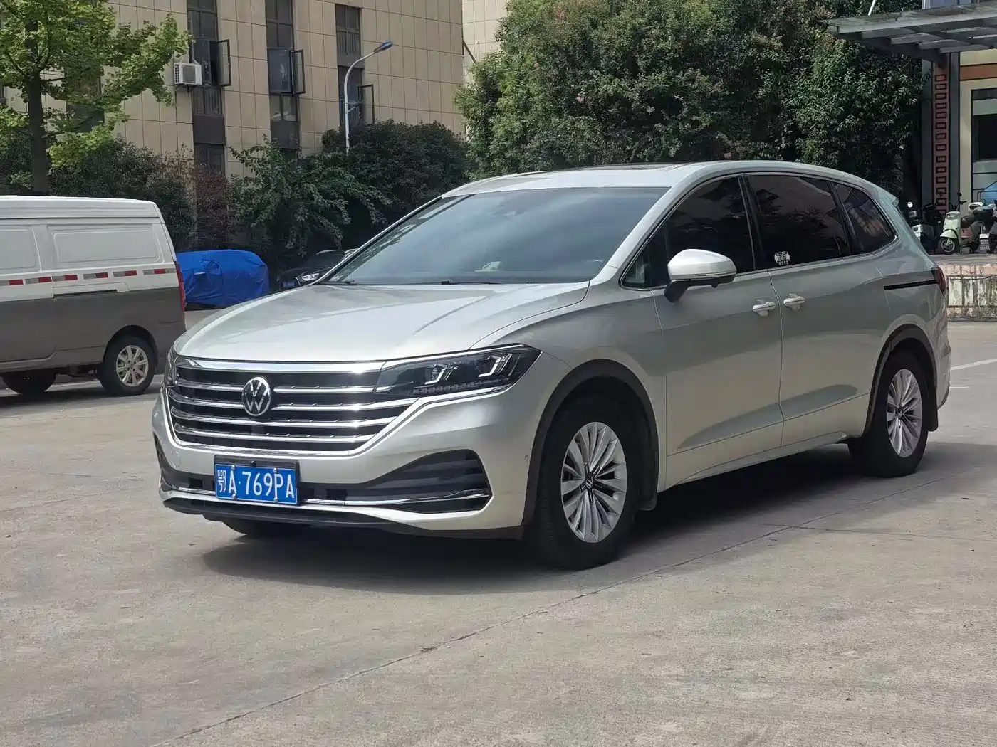 Volkswagen Viloran 2021 2020 380TSI Premium