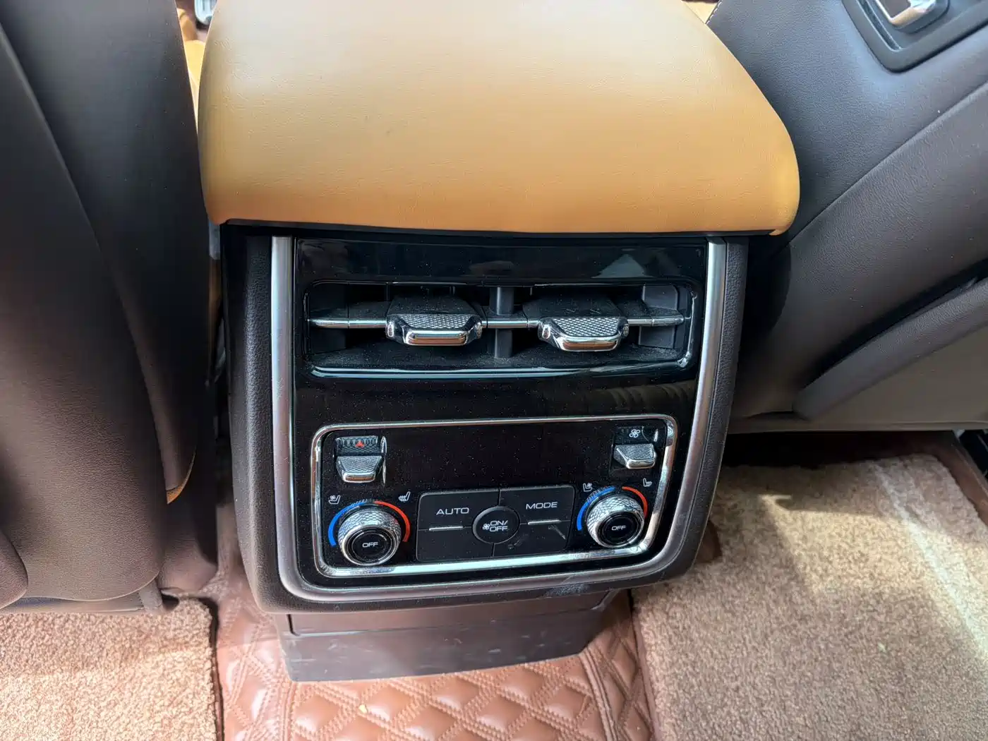 Tank 500 2023 3.0T Business Edition (5-seater) фото 7