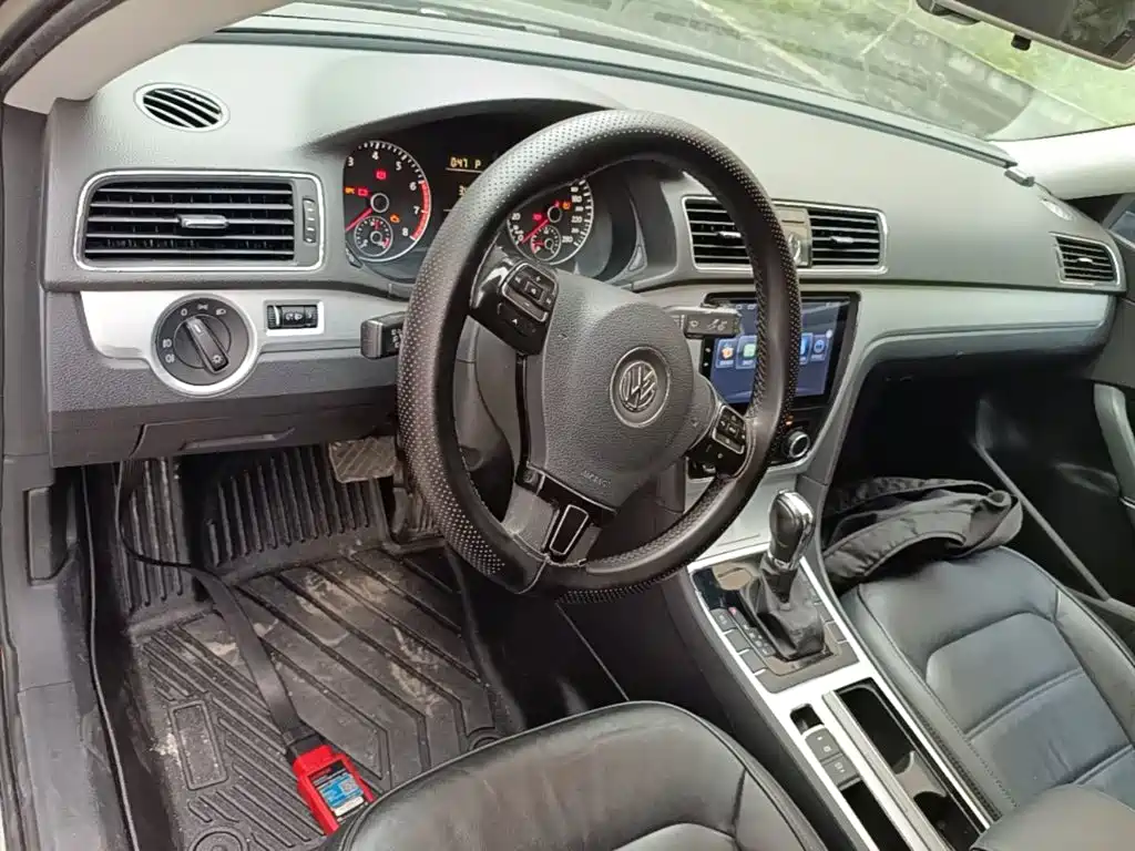 Фото 10 - Volkswagen Passat