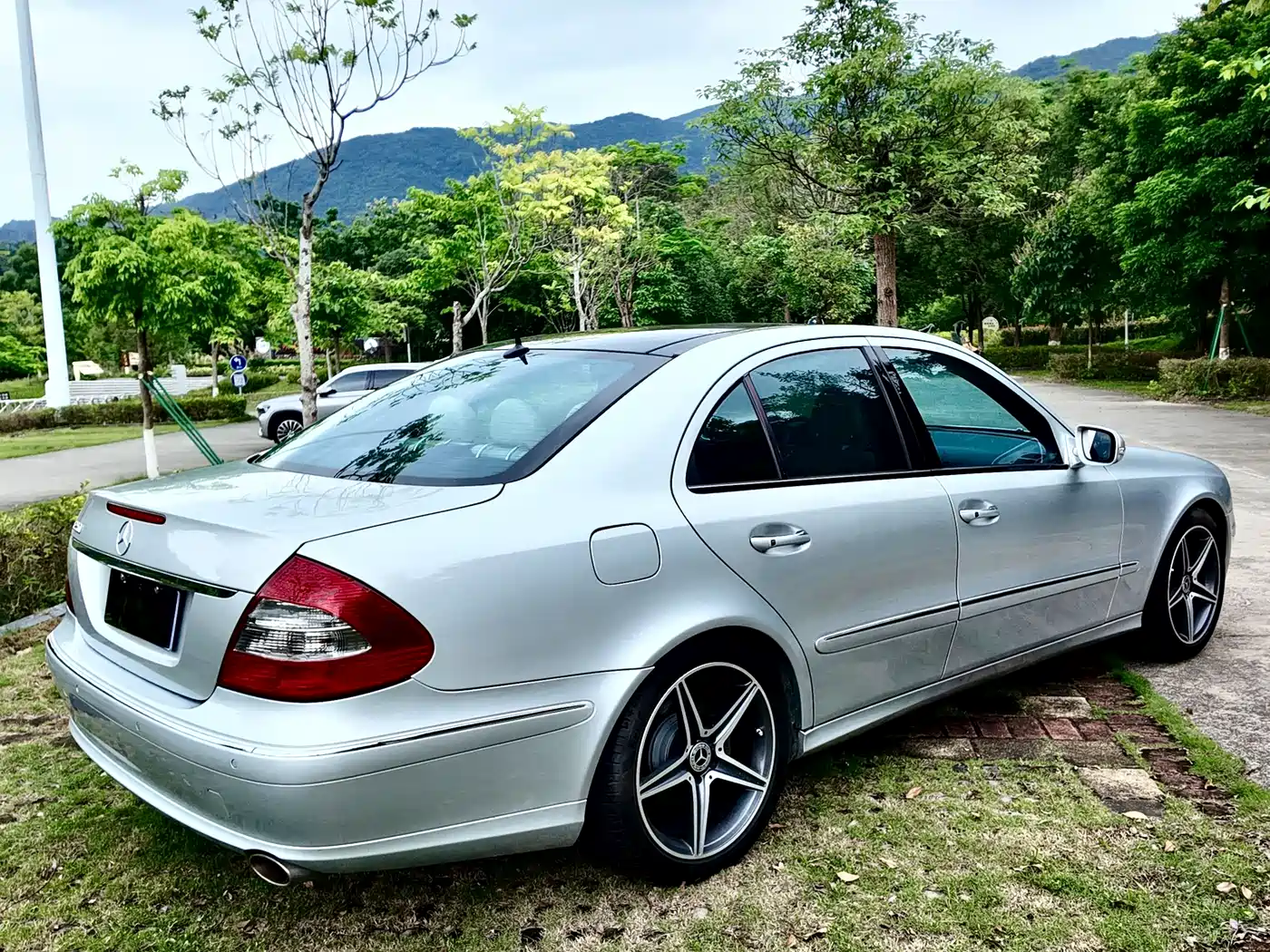 Mercedes-Benz E-Class 2008 Model E 280 Personality Sport Edition фото 16