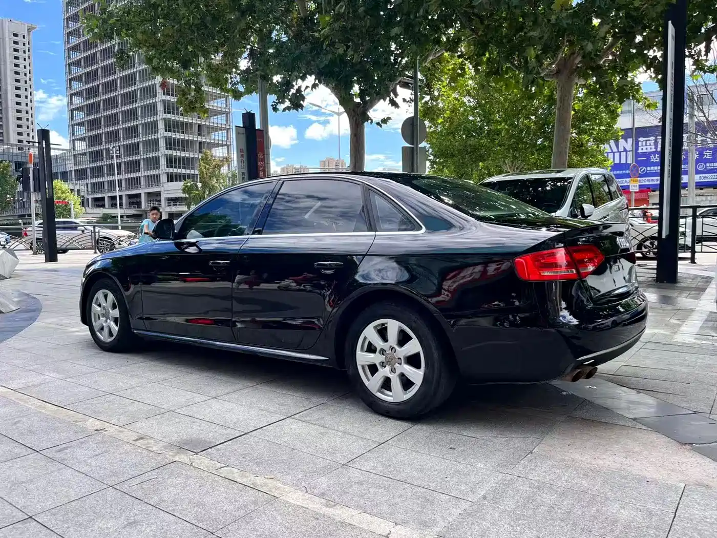 Фото 6 - Audi A4L