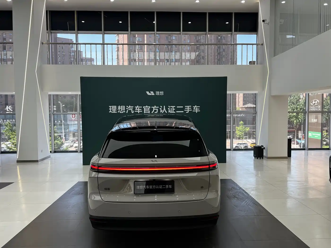 Li Auto Li i8 2025 2025 Standard Edition