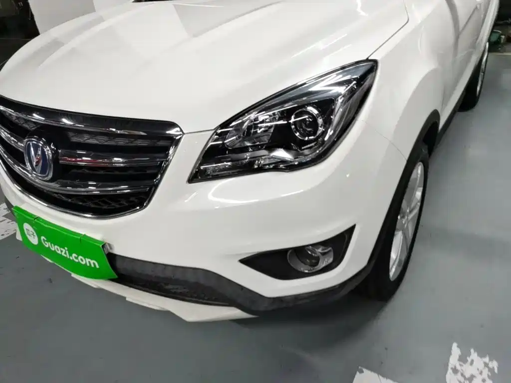 Фото 24 - Changan CS35