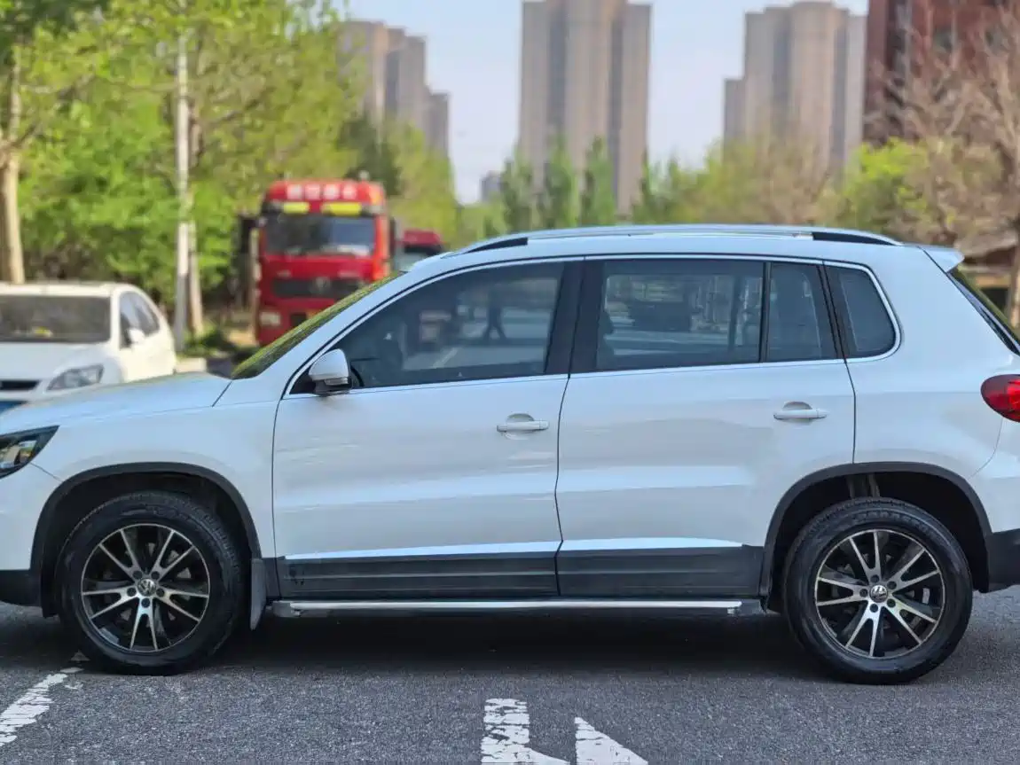 Volkswagen Tiguan 2015 1.8TSI Automatic 2WD Highline фото 3
