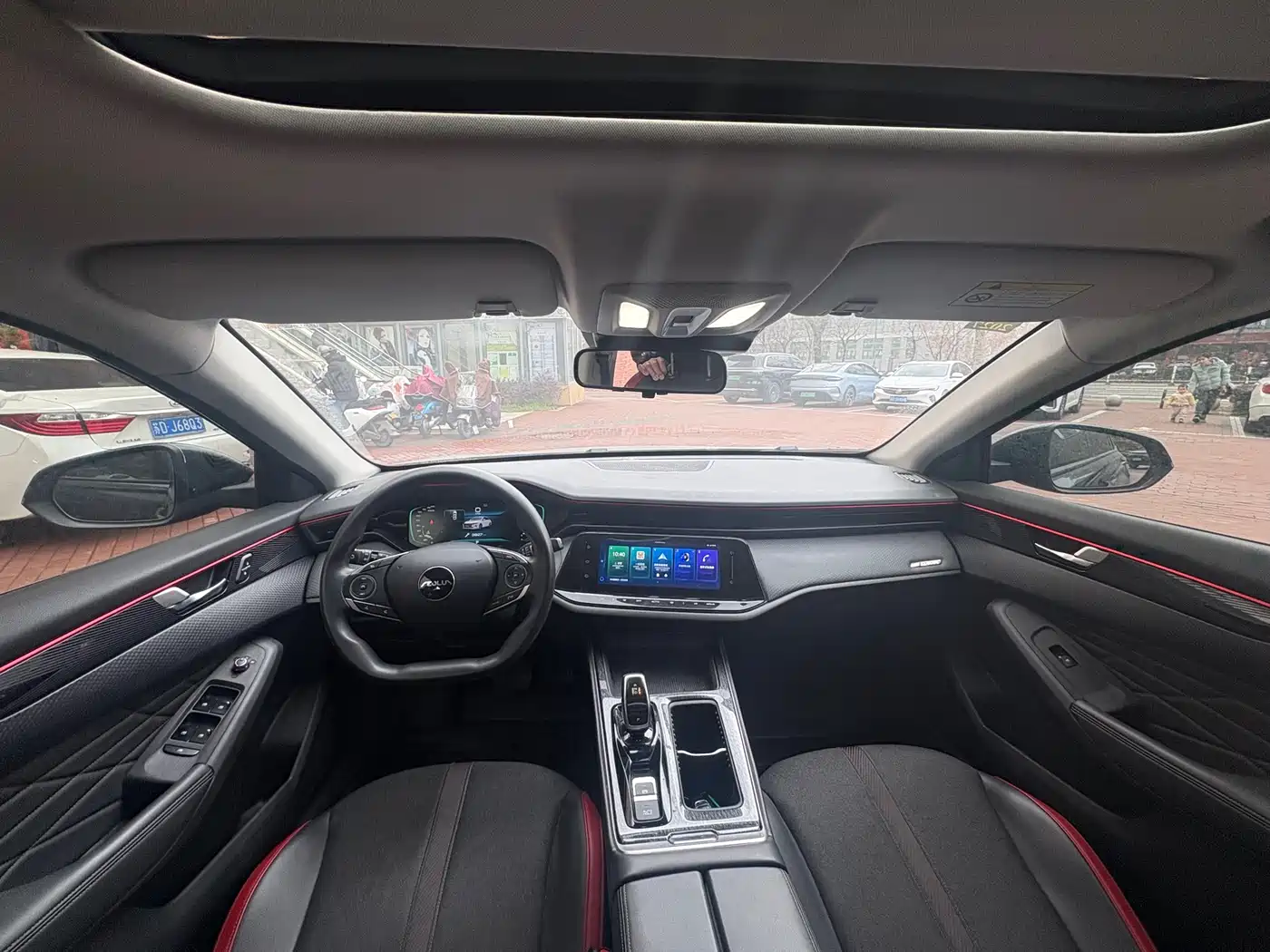 DONGFENG FENGSHEN YI HYUN MAX