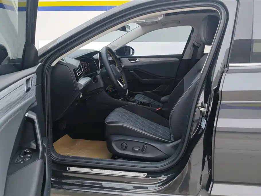 Volkswagen Sagitar 2023 300TSI DSG Excellence Edition фото 9