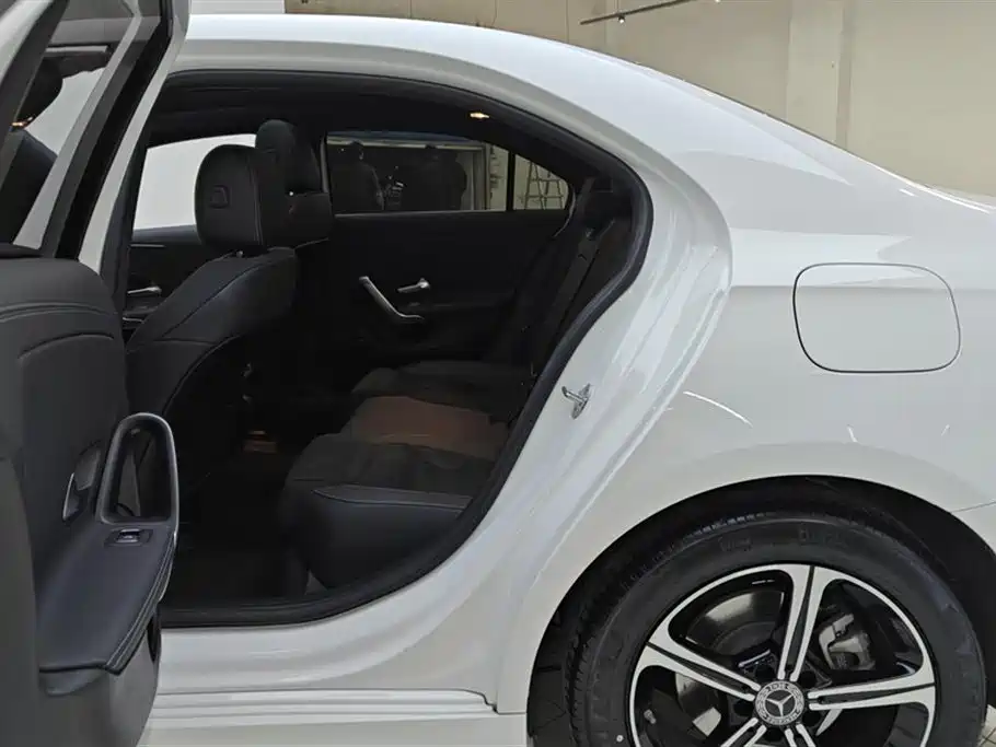 Mercedes-Benz A-Class 2022 Facelift III A 200 L Sport Sedan Fashion фото 11