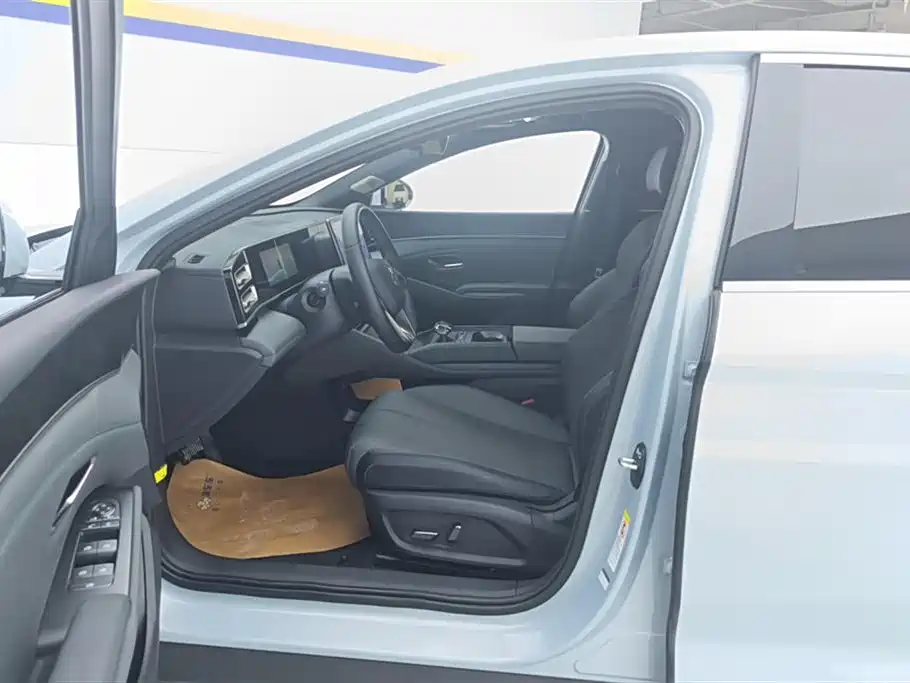 BYD Qin L 2024 DM-i 80KM Superior фото 9