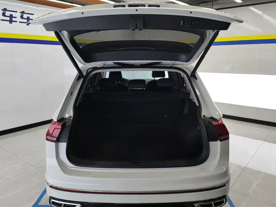 Volkswagen Tiguan L 2024 Outstanding 330TSI Auto 2WD R-Line Dragon Glory Edition фото 4