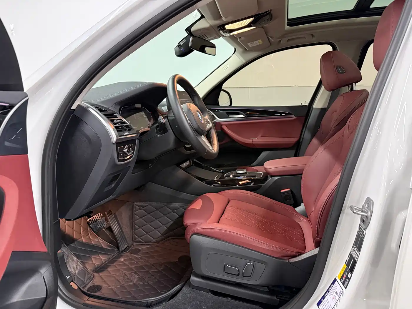BMW iX3 2024 Leading Edition фото 9
