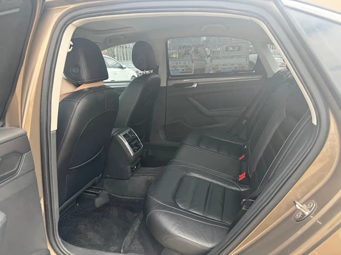 Volkswagen Passat 2017 330TSI DSG Prestige фото 5