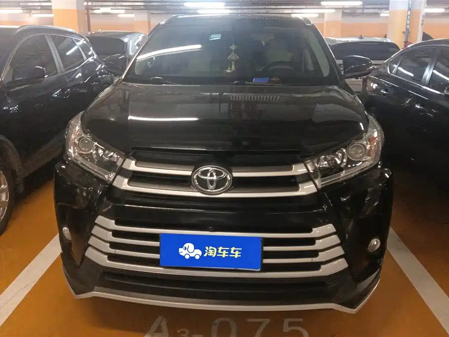 TOYOTA HIGHLANDER