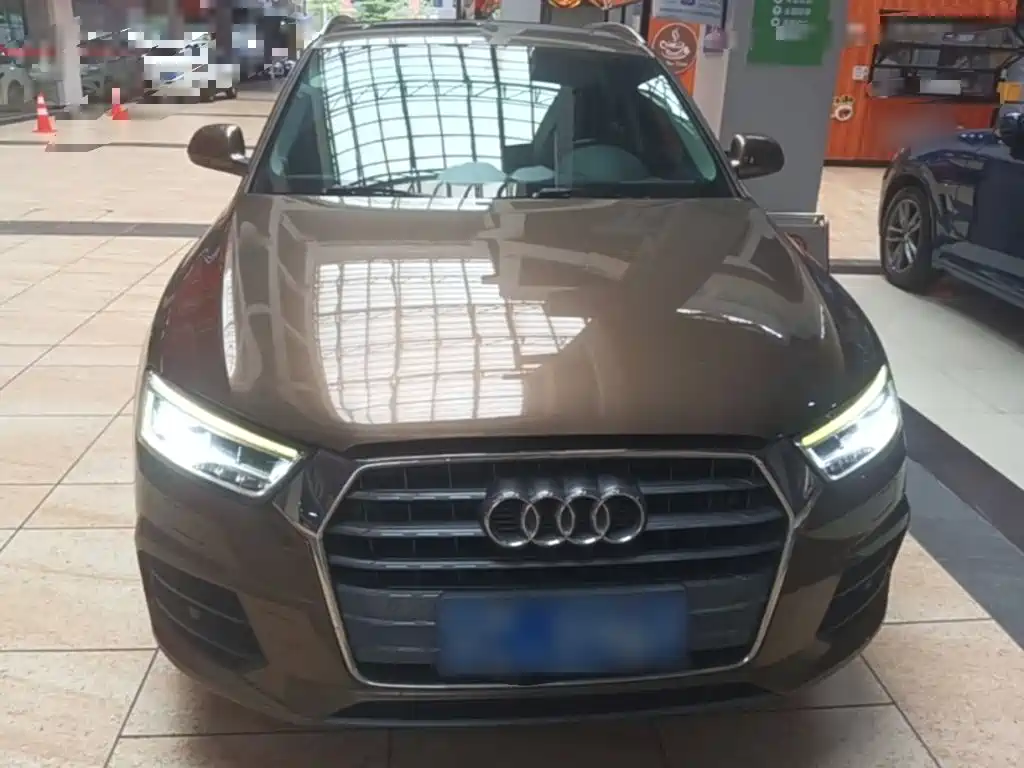 Photo 3 - Audi Q3