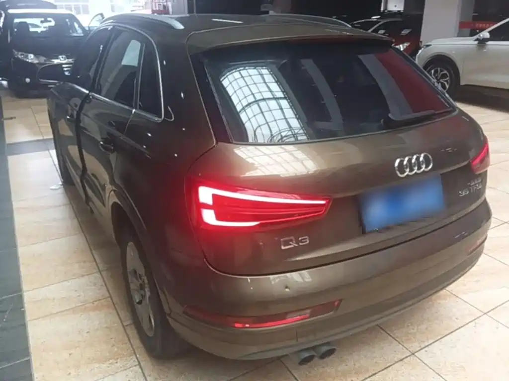 Photo 5 - Audi Q3