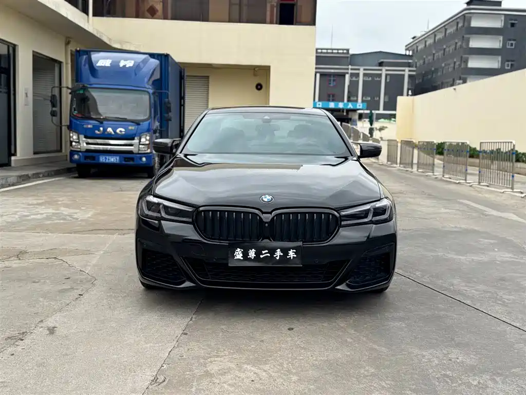 BMW 5 Series (Import) 2021 540i Style Edition M Sport Package фото 2