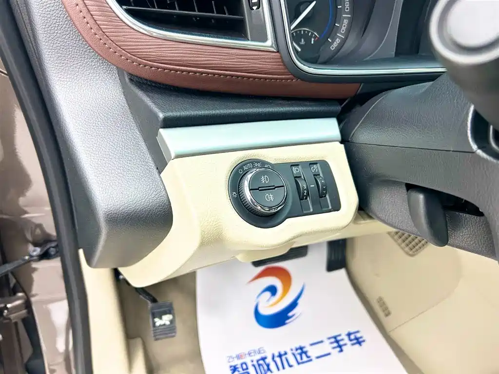 Buick GL8 2014 2.4L CT Luxury Business Comfort фото 10
