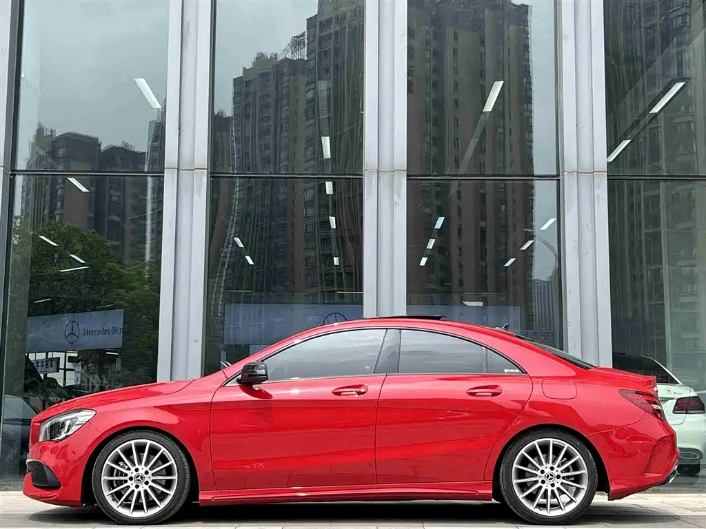 Mercedes-Benz CLA (Import) 2018 CLA 220 4MATIC фото 3