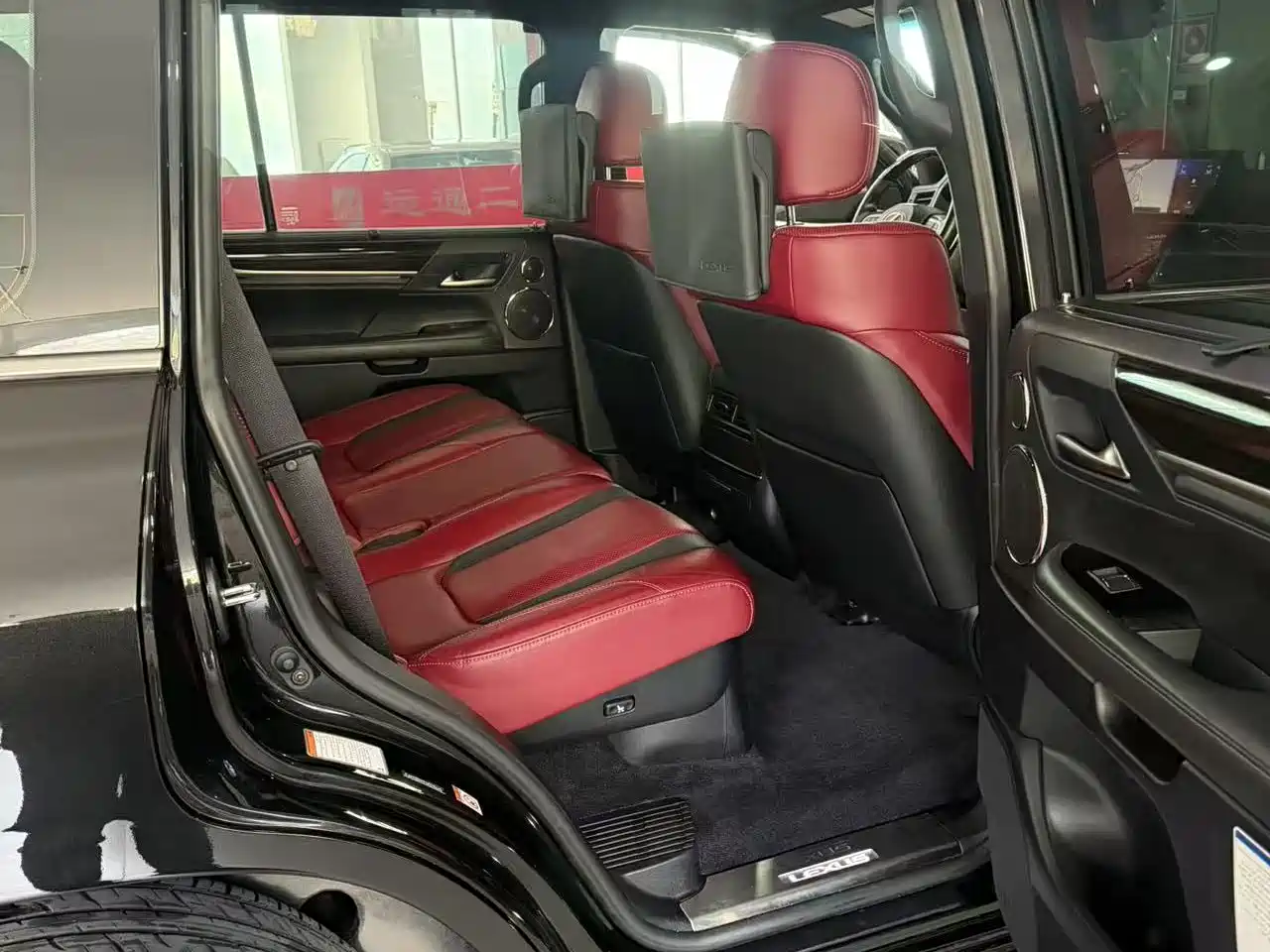 Lexus LX 2019 570 Peak Special Edition фото 19