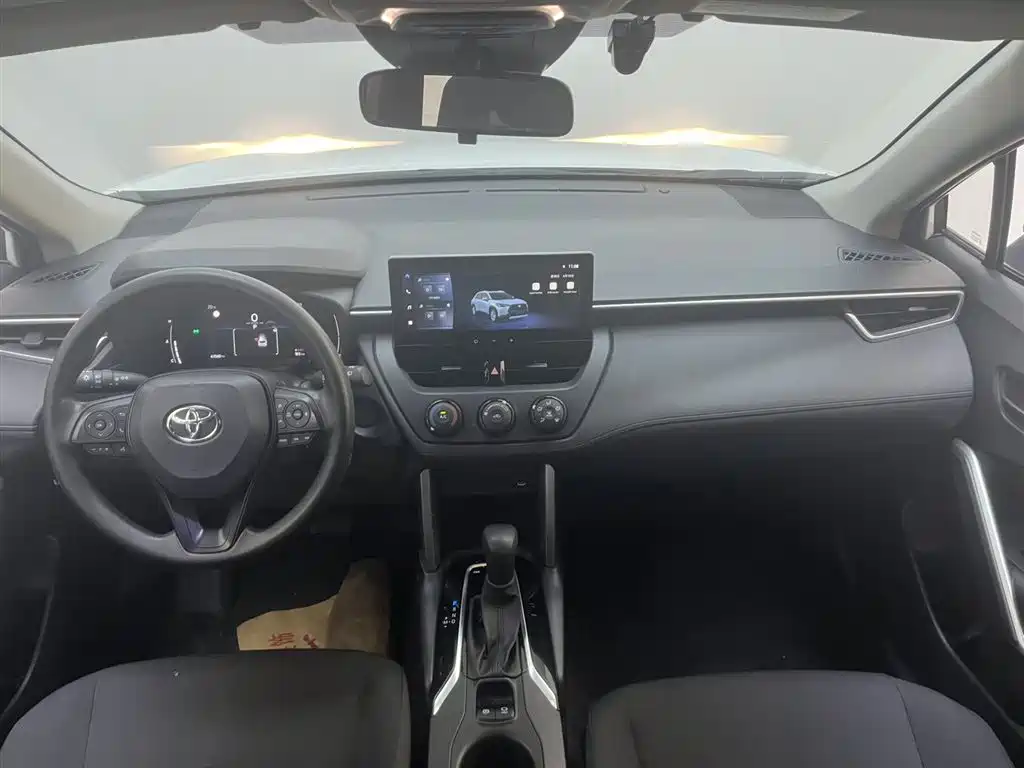 Toyota Corolla Cross 2023 2.0L Pioneer Edition фото 10