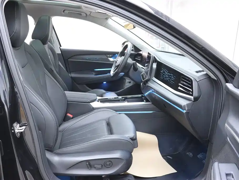 Volkswagen Passat 2025 Pro 380TSI Dragon Glory Edition фото 19