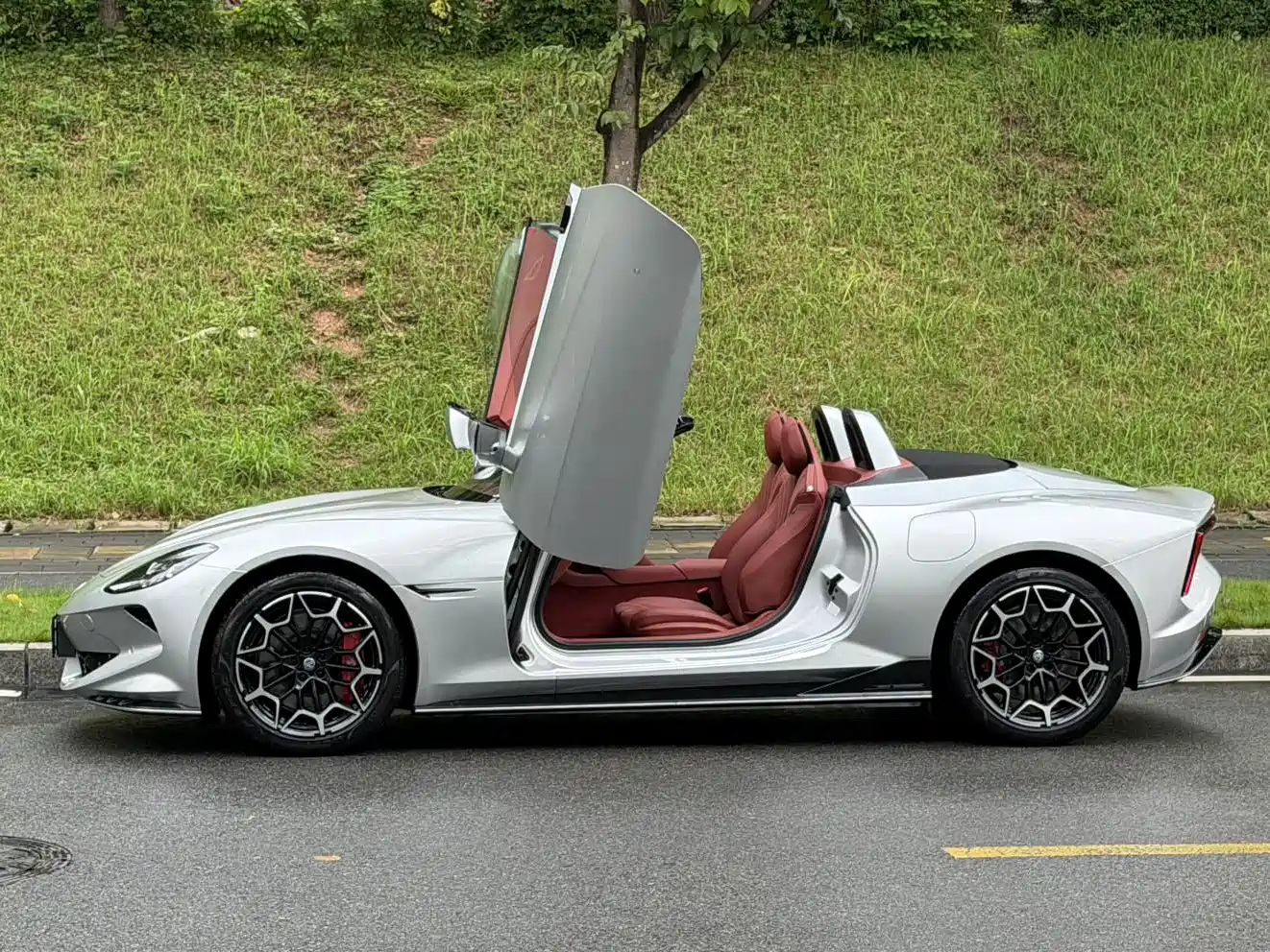 MG Cyberster 2026 2024 501km Charming Edition