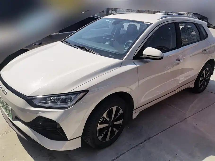BYD E2