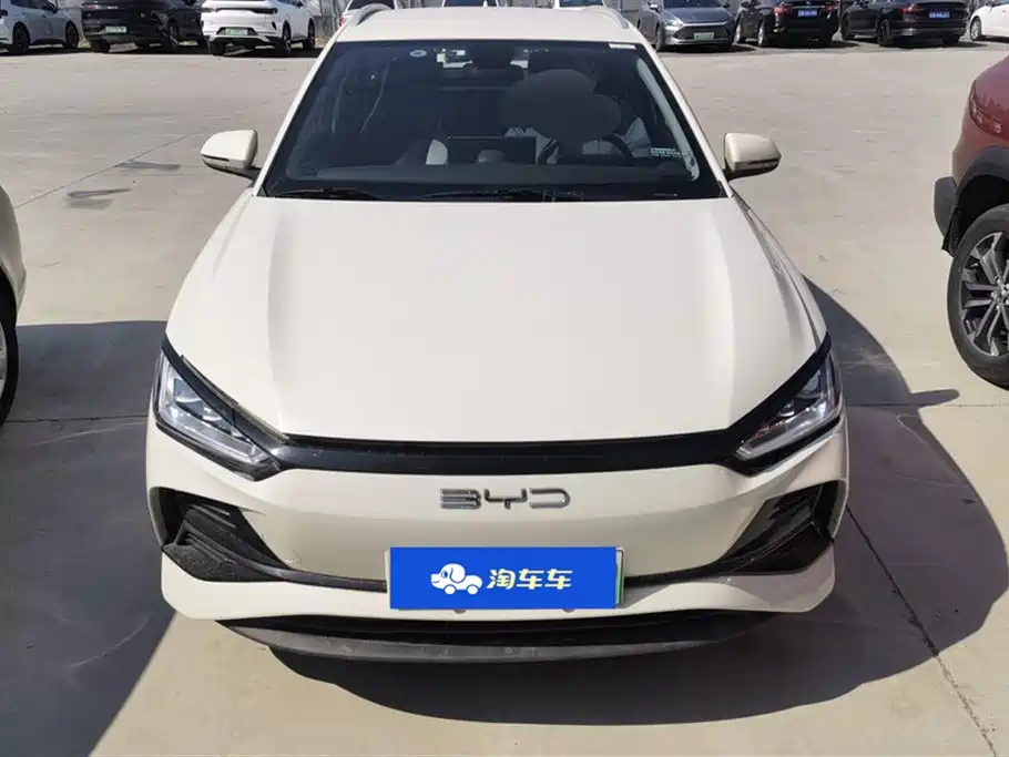 BYD E2