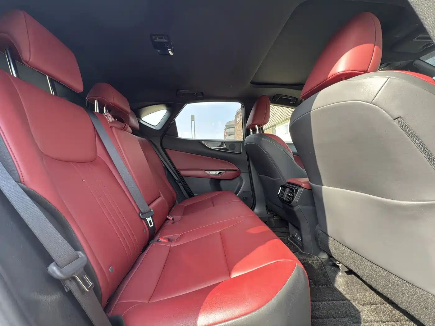 Lexus NX 2022 260 FWD Joy Creation Edition фото 15