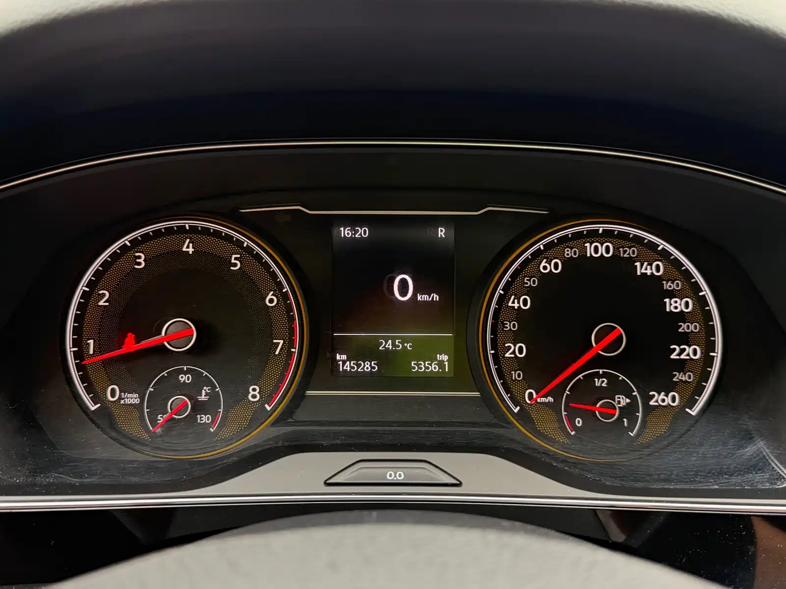 صورة 14 - Volkswagen Passat