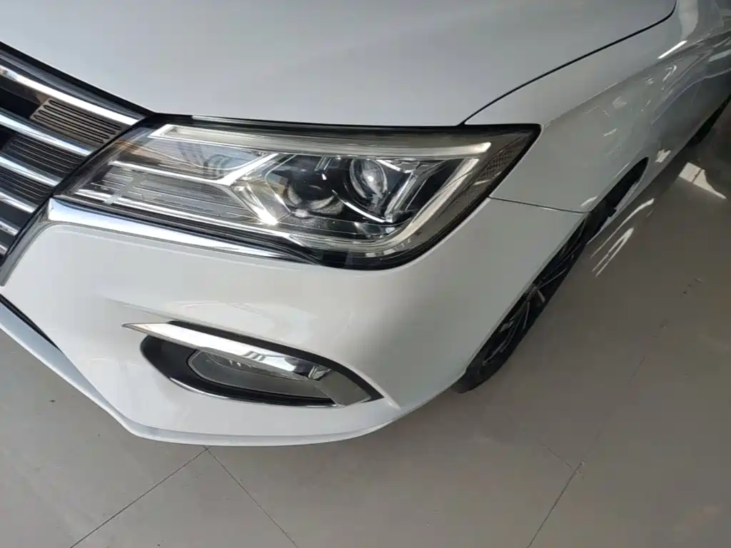Фото 24 - Roewe i5