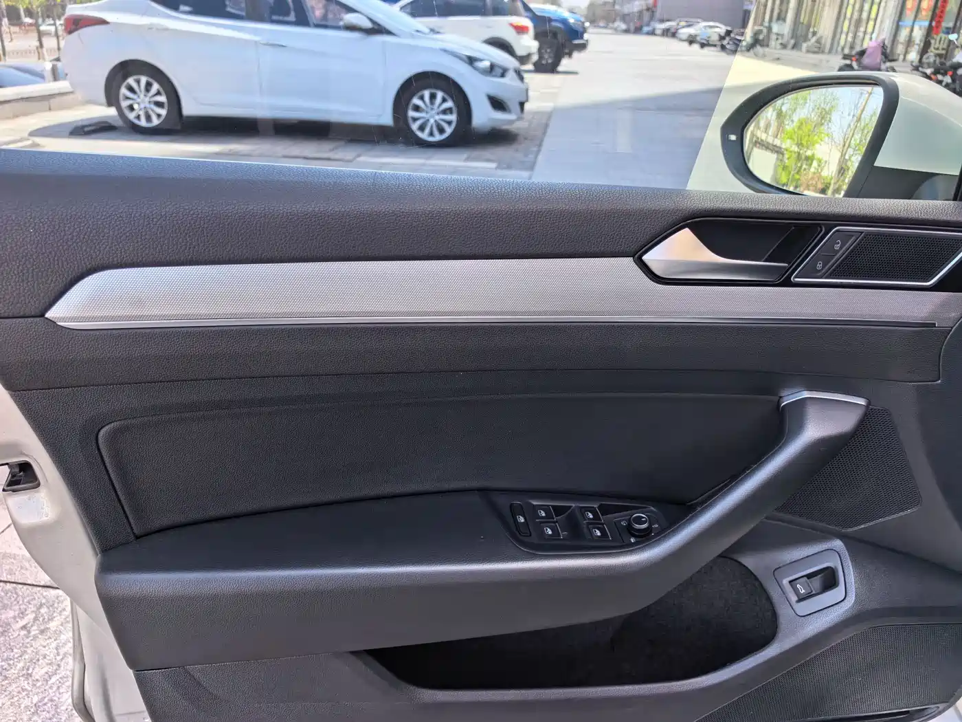 Volkswagen Magotan 2017 330TSI DSG Leading фото 10