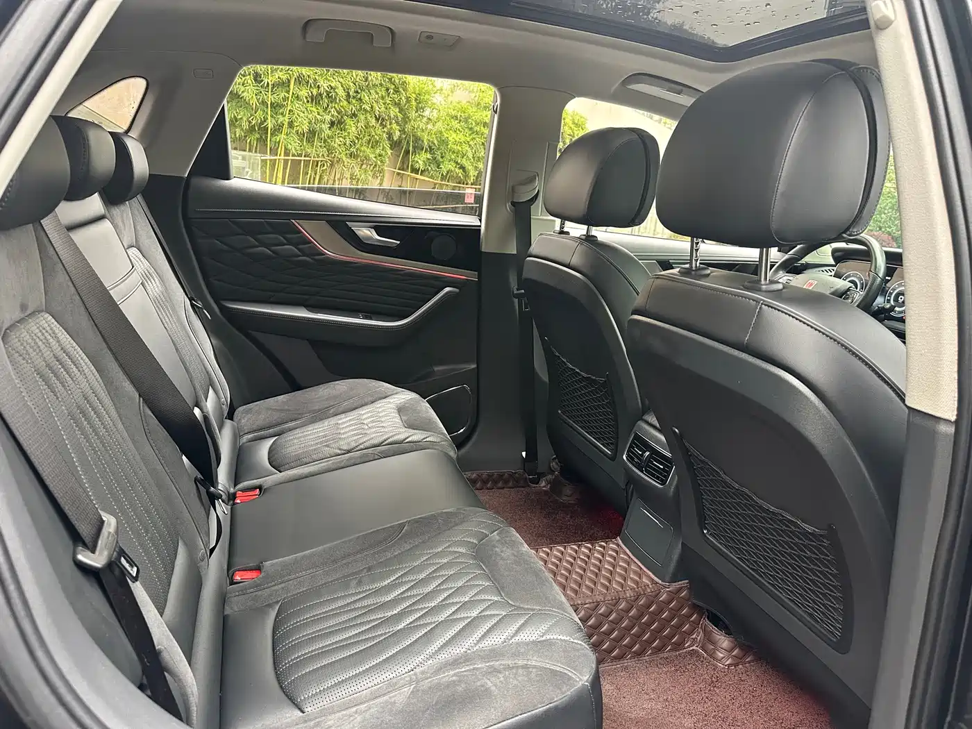 Hongqi HS5 2022 Facelift 2.0T Smart Flag Enjoyment Edition фото 12