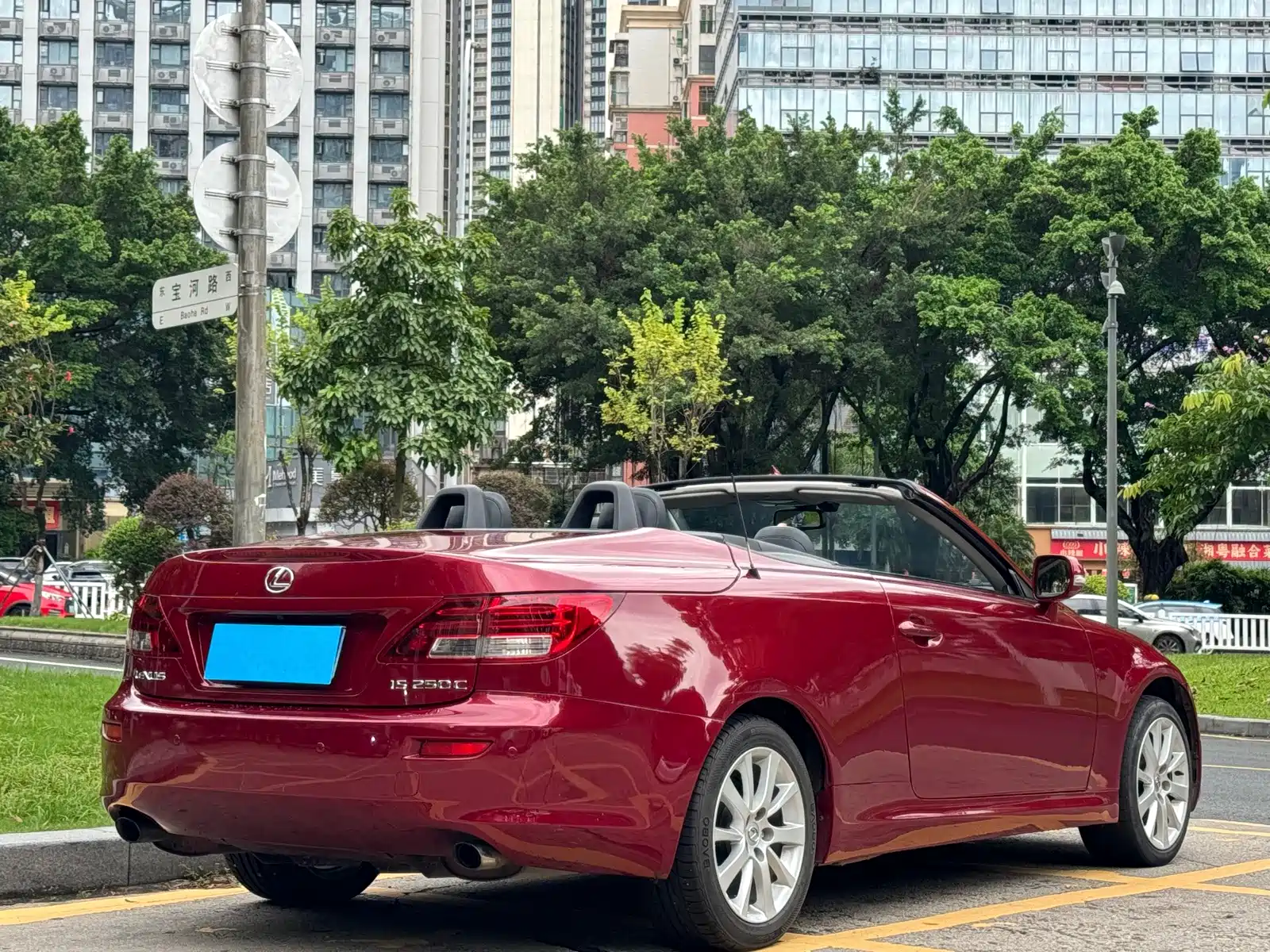 Фото 14 - Lexus IS