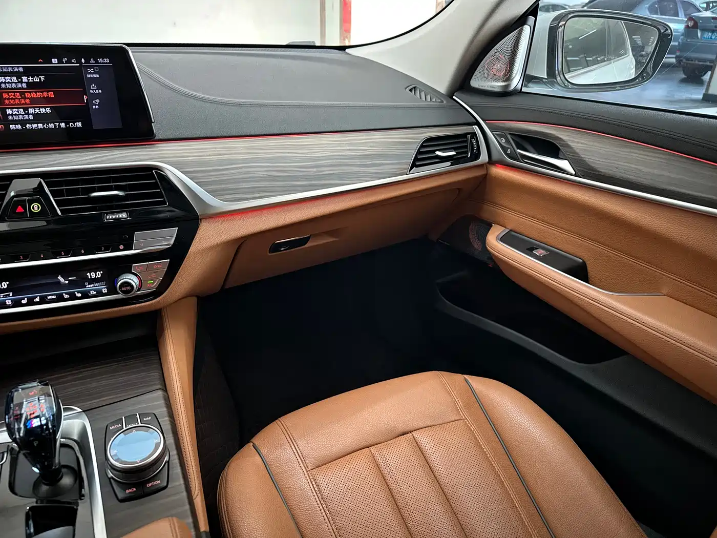 BMW 6 Series GT 2020 630i Luxury Design Package фото 18