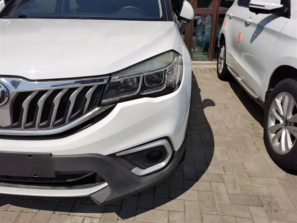 Zhonghua V3 2019 2017 1.5L Manual Comfort