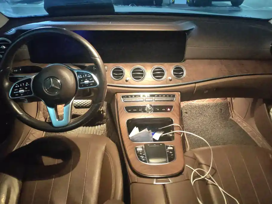 MERCEDES-BENZ E CLASS