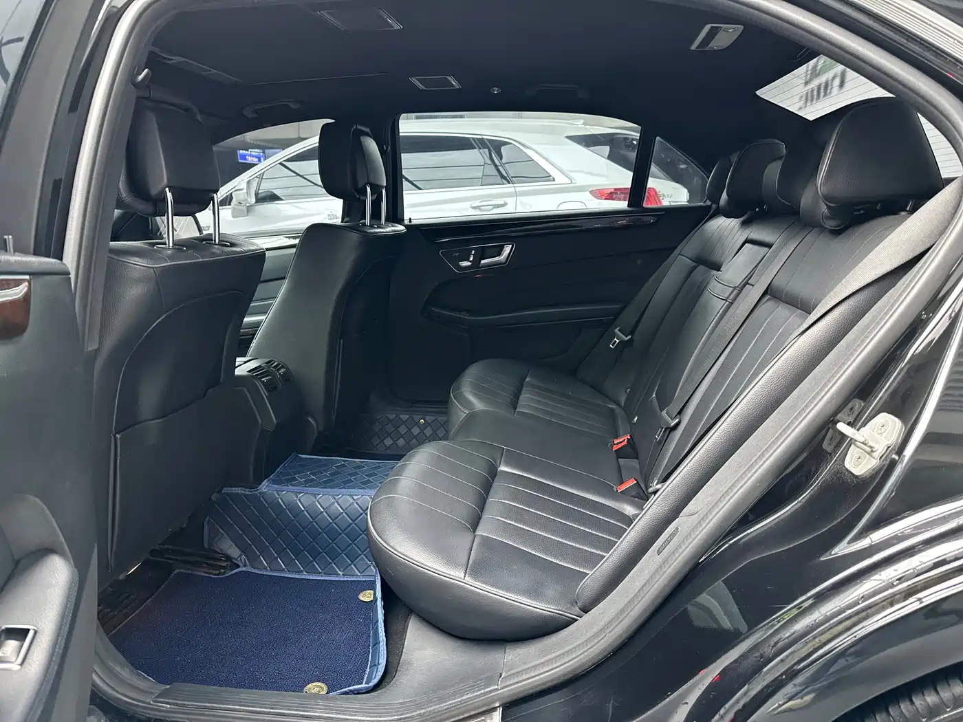 Mercedes-Benz E-Class 2015 E 200 L фото 7