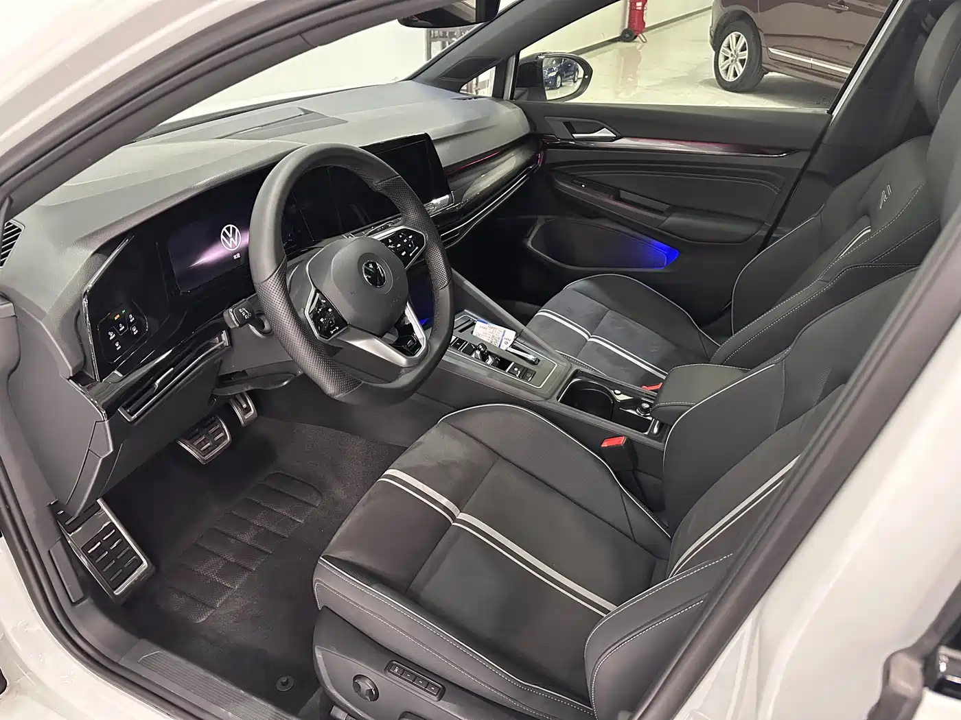 Volkswagen Golf 2023 Facelift 280TSI DSG R-Line Lite фото 5