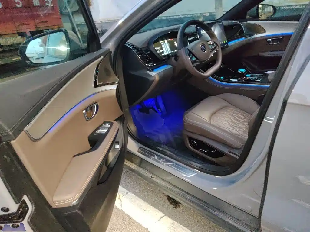 BYD Han 2025 2025 DM-i Smart Driving Edition 125KM Honor