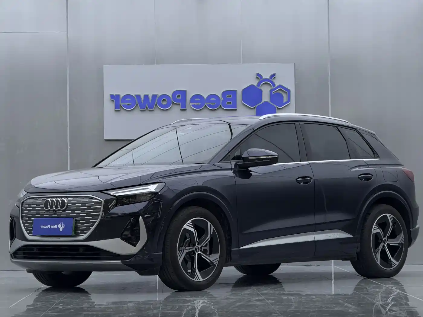 AUDI Q4 E TRON